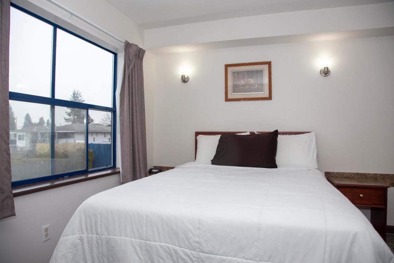 Happy Day Inn Burnaby Exteriör bild