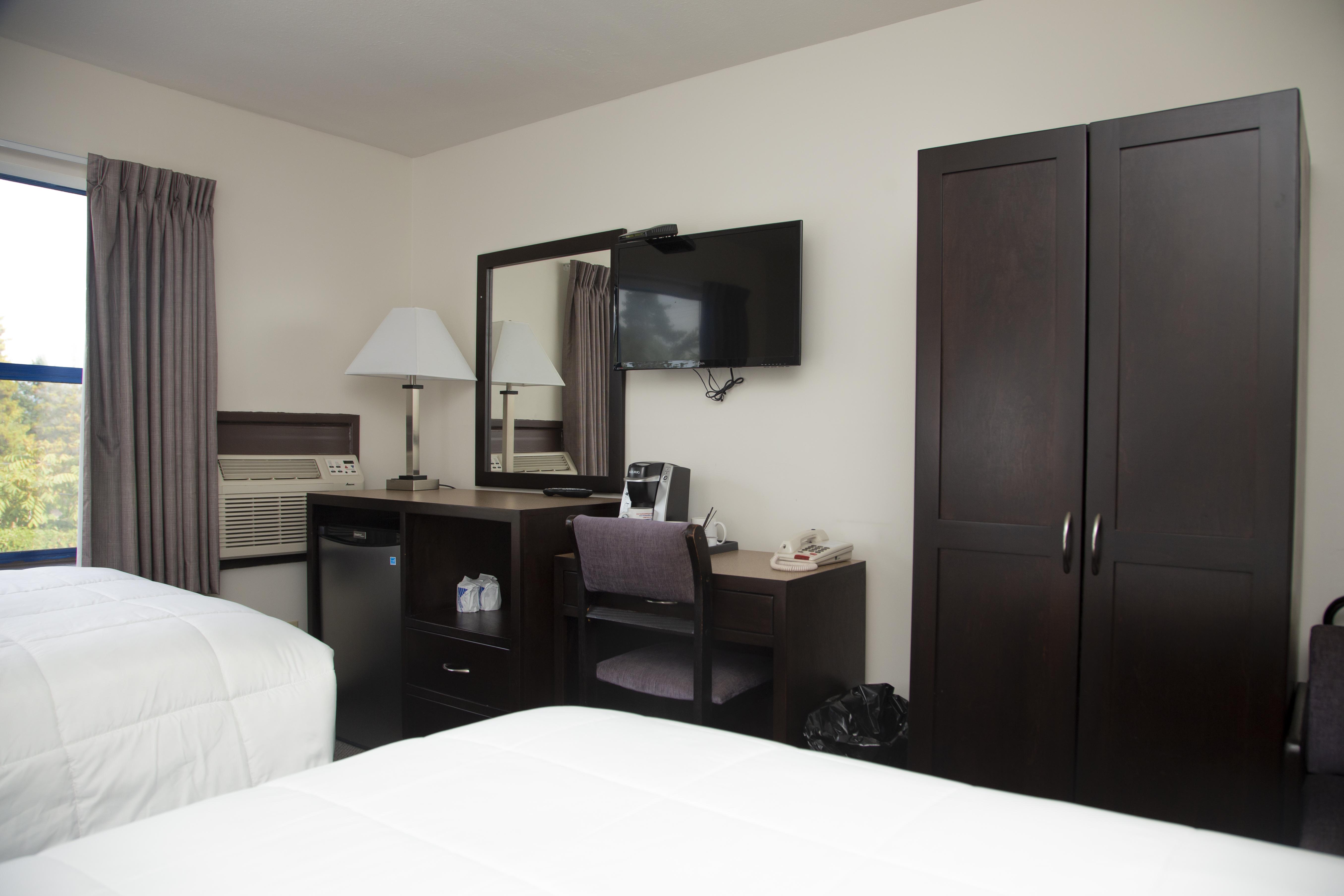 Happy Day Inn Burnaby Exteriör bild