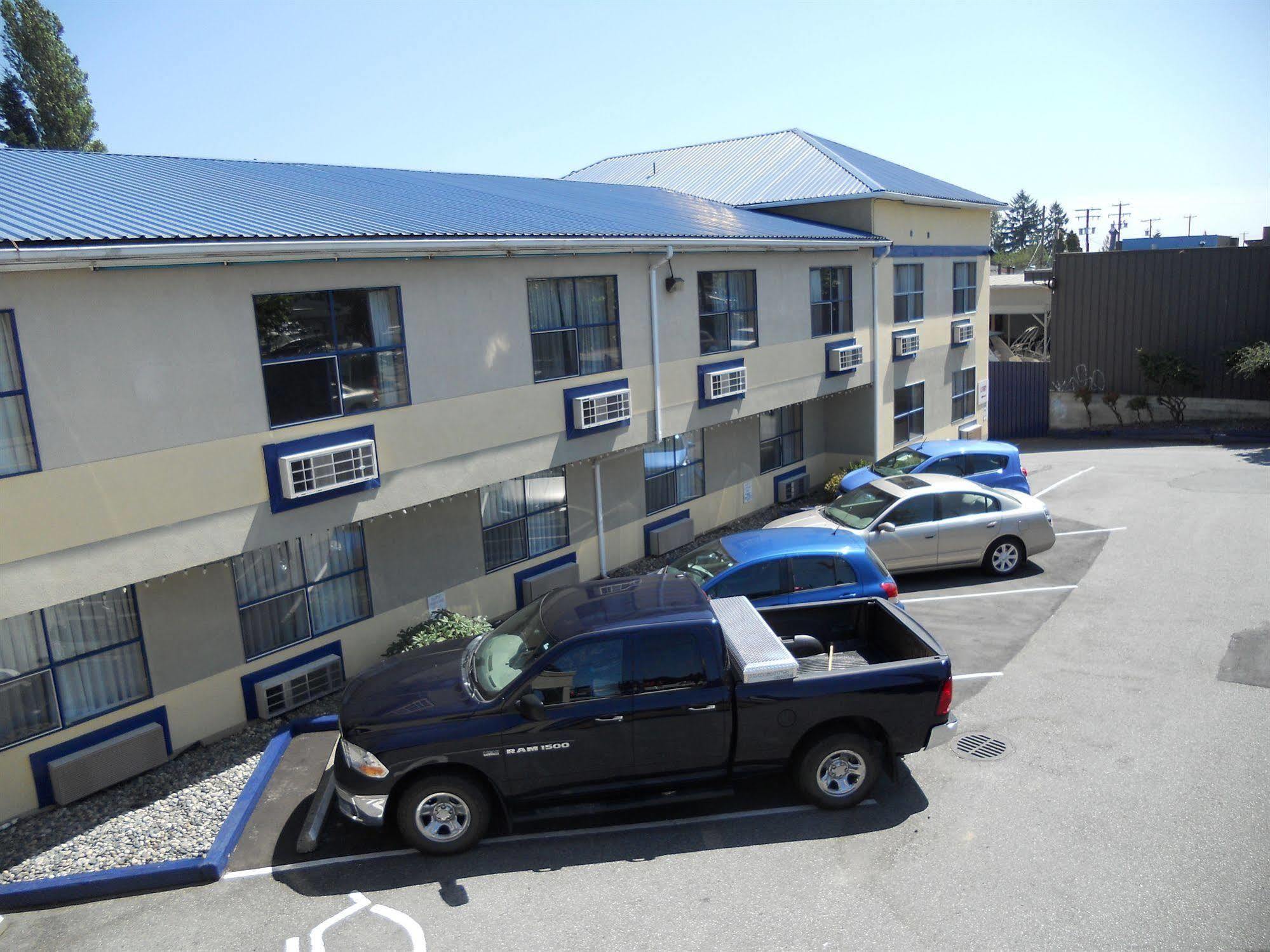 Happy Day Inn Burnaby Exteriör bild